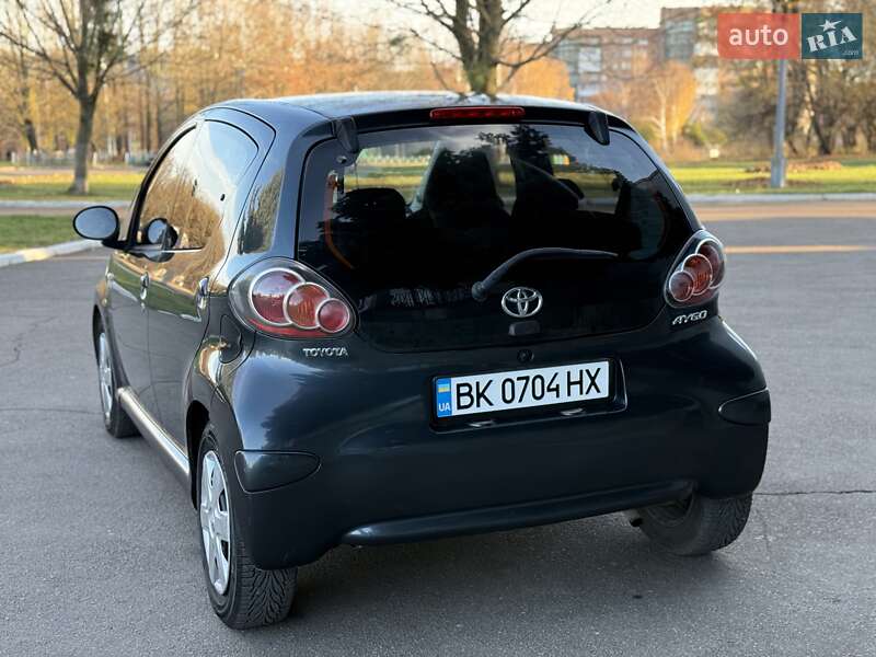 Хетчбек Toyota Aygo 2009 в Рівному
