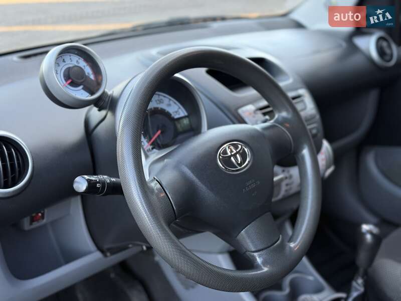 Хетчбек Toyota Aygo 2009 в Рівному