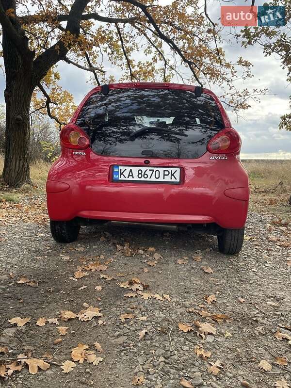 Хетчбек Toyota Aygo 2006 в Запоріжжі