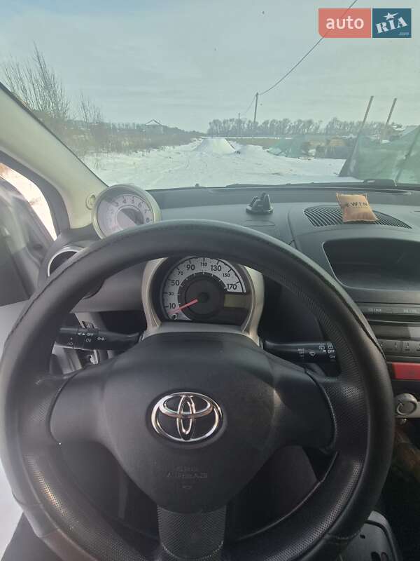 Хэтчбек Toyota Aygo 2006 в Виннице