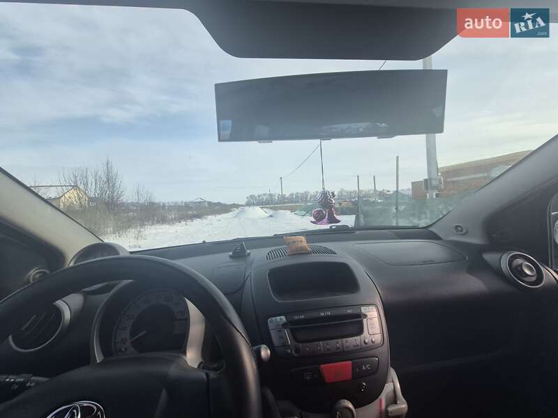 Хэтчбек Toyota Aygo 2006 в Виннице