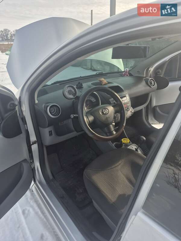 Хэтчбек Toyota Aygo 2006 в Виннице