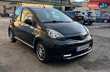 Хетчбек Toyota Aygo 2012 в Києві