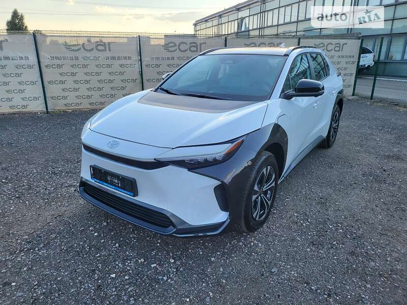 Позашляховик / Кросовер Toyota bZ4X 2023 в Києві