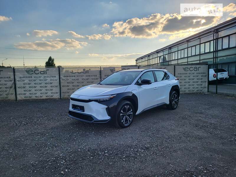 Позашляховик / Кросовер Toyota bZ4X 2023 в Києві