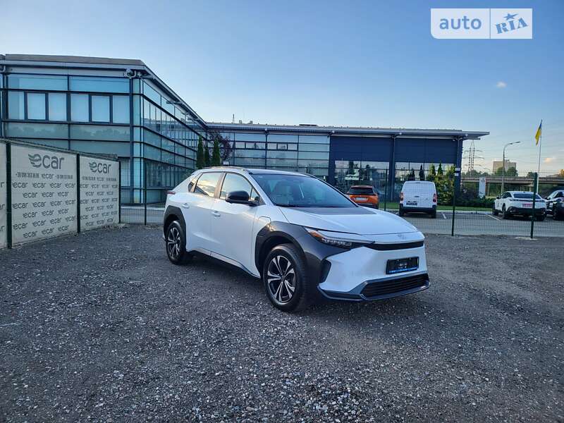 Позашляховик / Кросовер Toyota bZ4X 2023 в Києві