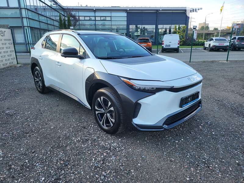 Позашляховик / Кросовер Toyota bZ4X 2023 в Києві
