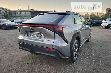 Внедорожник / Кроссовер Toyota bZ4X 2023 в 