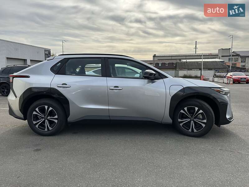 Позашляховик / Кросовер Toyota bZ4X 2023 в Києві