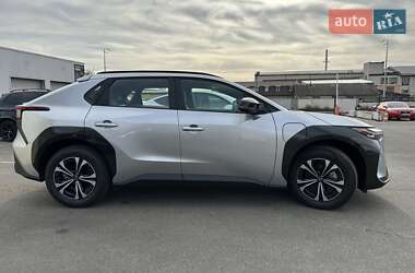 Внедорожник / Кроссовер Toyota bZ4X 2023 в 
