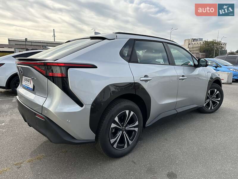 Позашляховик / Кросовер Toyota bZ4X 2023 в Києві
