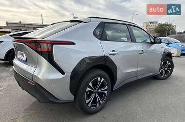 Внедорожник / Кроссовер Toyota bZ4X 2023 в 
