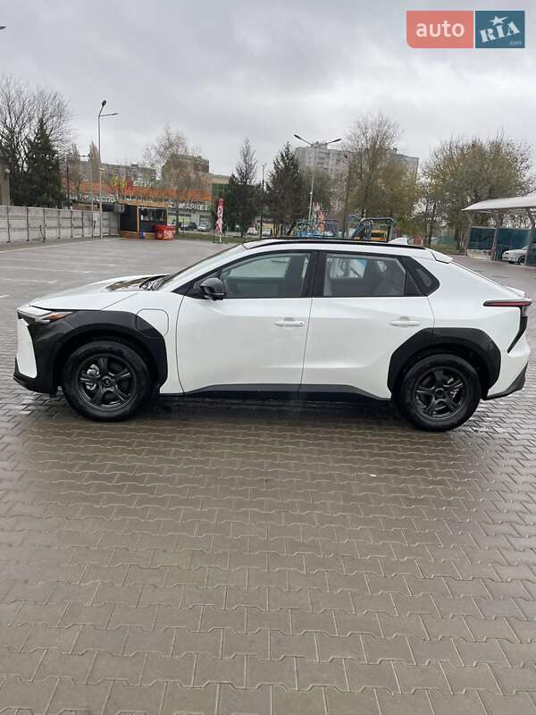Внедорожник / Кроссовер Toyota bZ4X 2023 в Кривом Роге