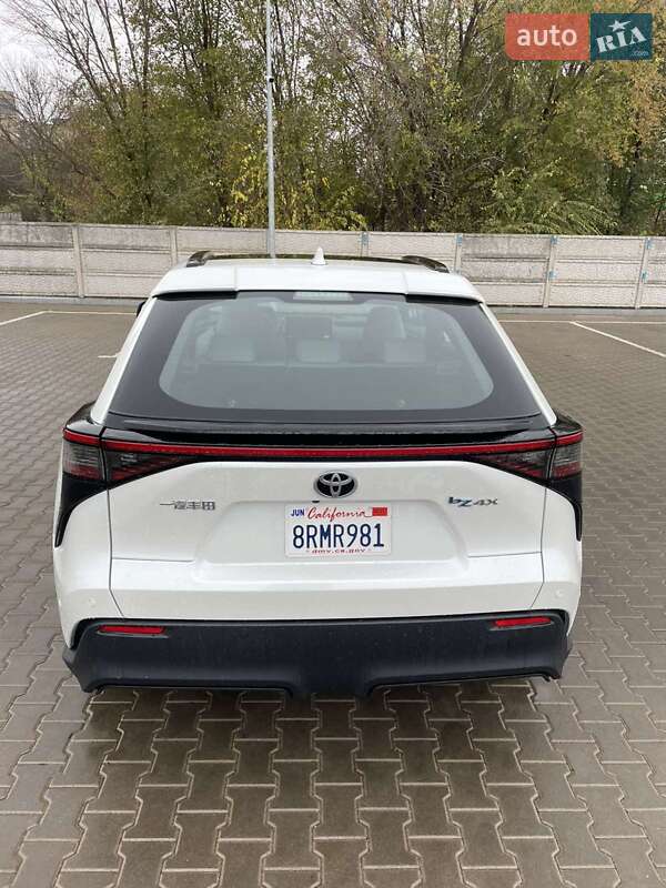 Внедорожник / Кроссовер Toyota bZ4X 2023 в Кривом Роге