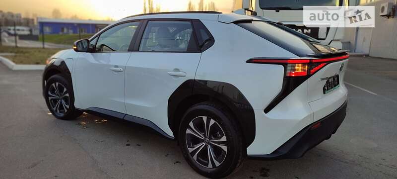 Внедорожник / Кроссовер Toyota bZ4X 2022 в Киеве