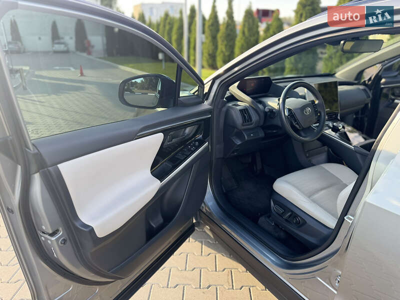 Внедорожник / Кроссовер Toyota bZ4X 2022 в Киеве