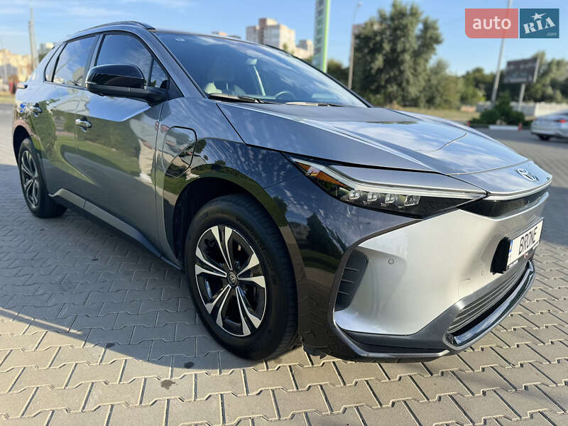 Внедорожник / Кроссовер Toyota bZ4X 2022 в Киеве