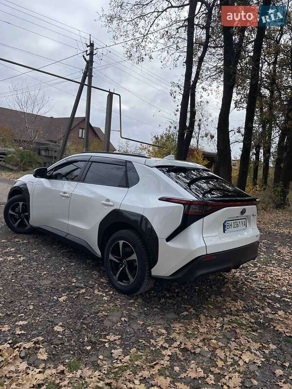 Внедорожник / Кроссовер Toyota bZ4X 2023 в Одессе