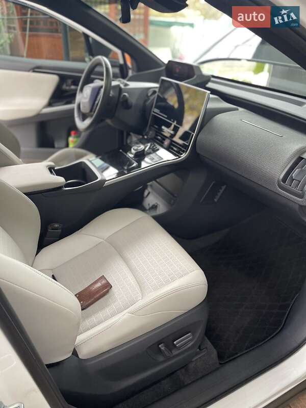 Внедорожник / Кроссовер Toyota bZ4X 2023 в Одессе