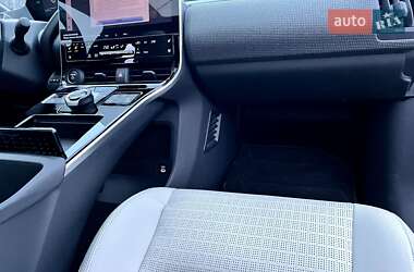 Внедорожник / Кроссовер Toyota bZ4X 2023 в 
