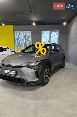 Внедорожник / Кроссовер Toyota bZ4X 2023 в 