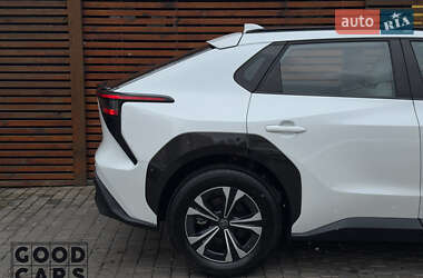 Внедорожник / Кроссовер Toyota bZ4X 2022 в 