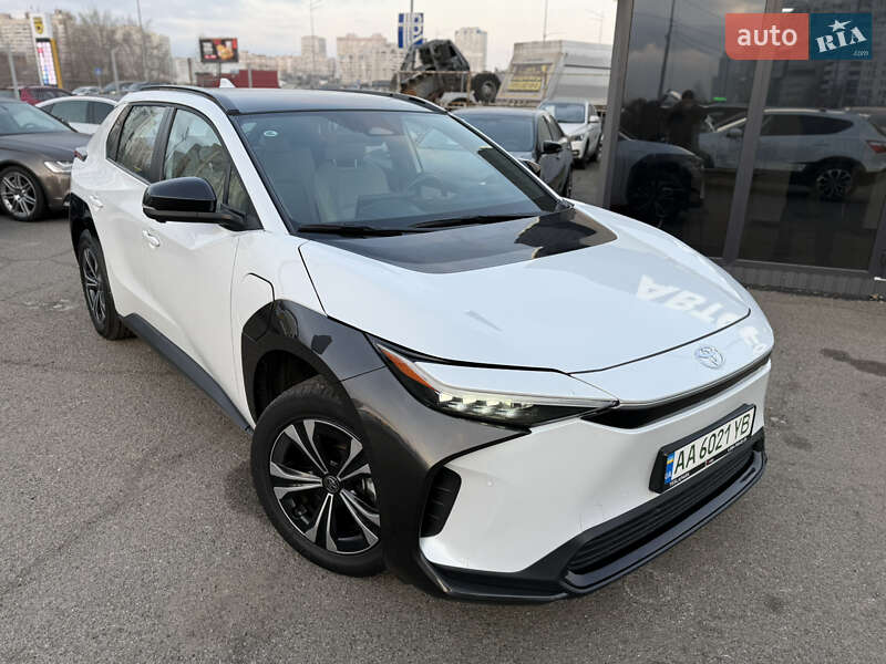 Внедорожник / Кроссовер Toyota bZ4X 2022 в Киеве
