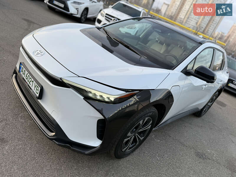 Внедорожник / Кроссовер Toyota bZ4X 2022 в Киеве