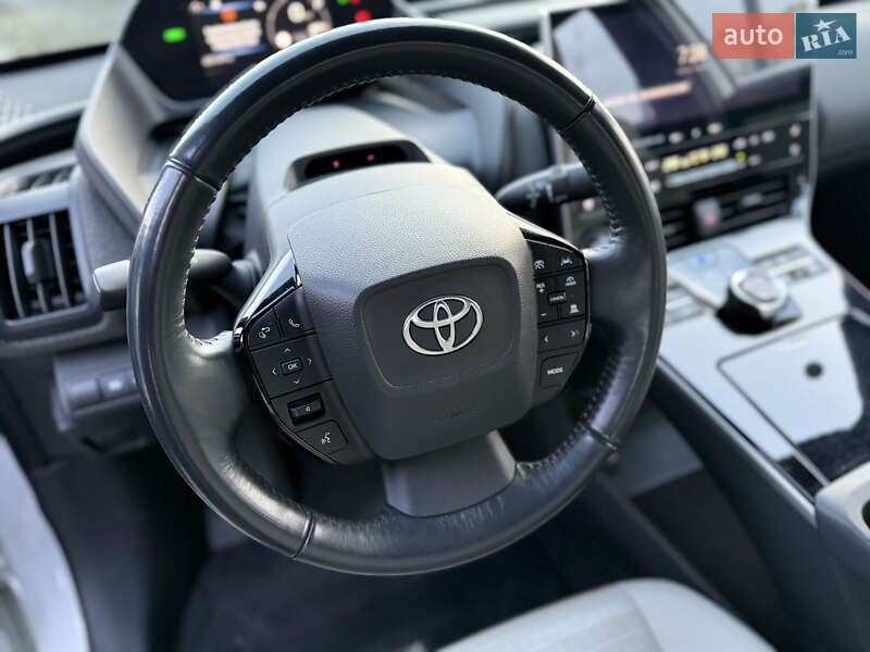 Внедорожник / Кроссовер Toyota bZ4X 2022 в Киеве