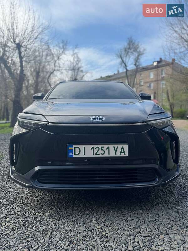 Позашляховик / Кросовер Toyota bZ4X 2022 в Кривому Розі