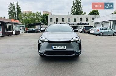 Внедорожник / Кроссовер Toyota bZ4X 2023 в 