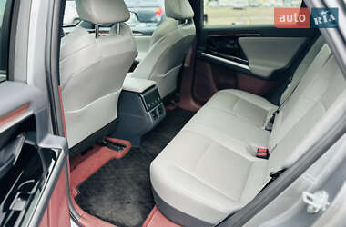Внедорожник / Кроссовер Toyota bZ4X 2023 в 