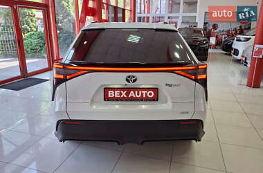 Внедорожник / Кроссовер Toyota bZ4X 2023 в 