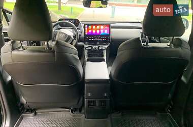 Внедорожник / Кроссовер Toyota bZ4X 2023 в 