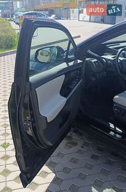 Позашляховик / Кросовер Toyota bZ4X 2023 в 