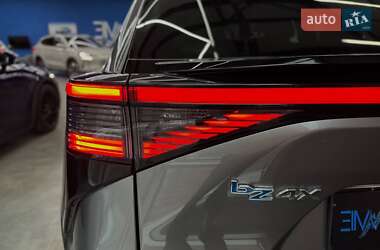 Внедорожник / Кроссовер Toyota bZ4X 2023 в 