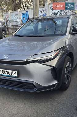 Внедорожник / Кроссовер Toyota bZ4X 2022 в Киеве