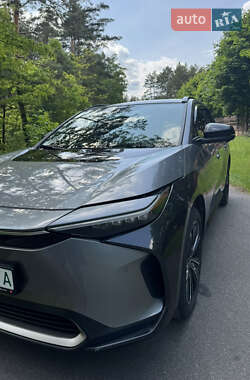 Позашляховик / Кросовер Toyota bZ4X 2022 в 