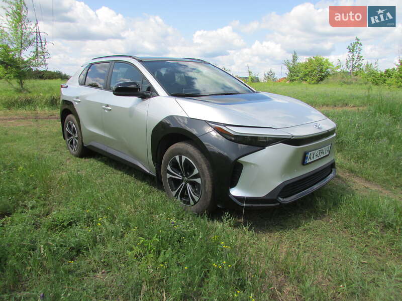 Внедорожник / Кроссовер Toyota bZ4X 2023 в Харькове