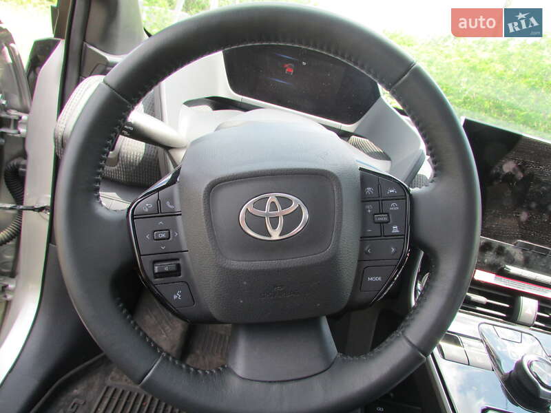 Внедорожник / Кроссовер Toyota bZ4X 2023 в Харькове