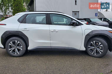 Внедорожник / Кроссовер Toyota bZ4X 2022 в 