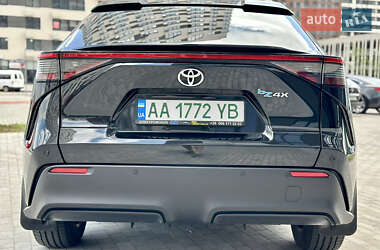 Внедорожник / Кроссовер Toyota bZ4X 2022 в 