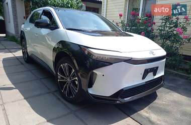 Внедорожник / Кроссовер Toyota bZ4X 2023 в 