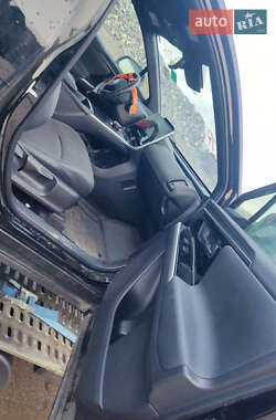 Внедорожник / Кроссовер Toyota bZ4X 2023 в 