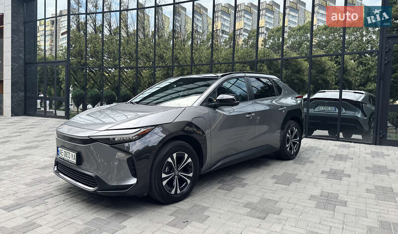Внедорожник / Кроссовер Toyota bZ4X 2023 в Днепре