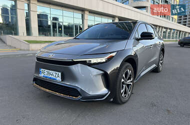 Внедорожник / Кроссовер Toyota bZ4X 2023 в 