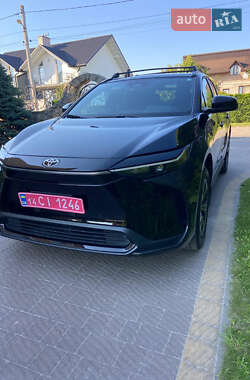 Внедорожник / Кроссовер Toyota bZ4X 2024 в 
