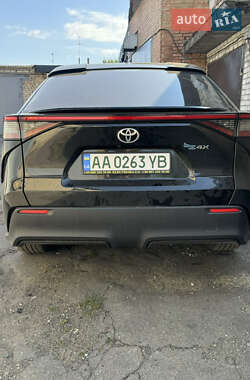 Внедорожник / Кроссовер Toyota bZ4X 2022 в 