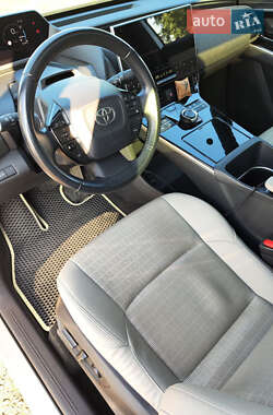 Внедорожник / Кроссовер Toyota bZ4X 2023 в 