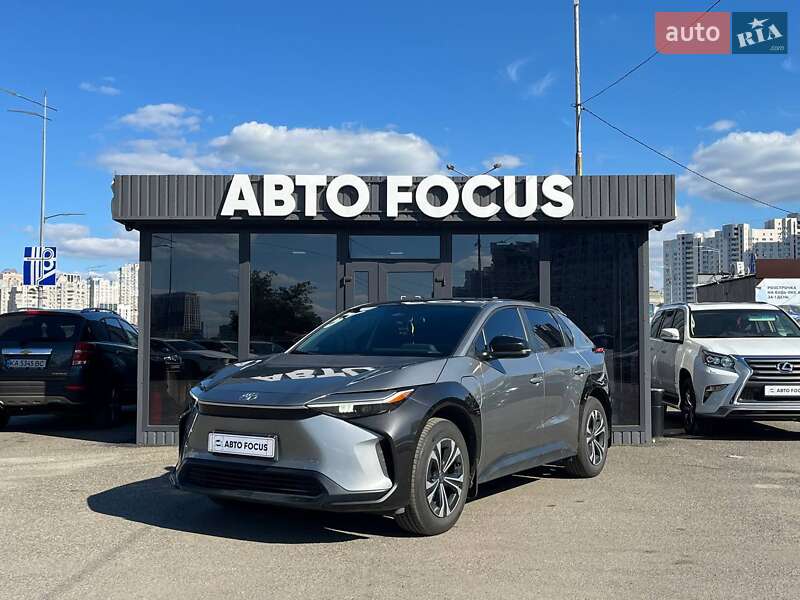 Внедорожник / Кроссовер Toyota bZ4X 2023 в Киеве